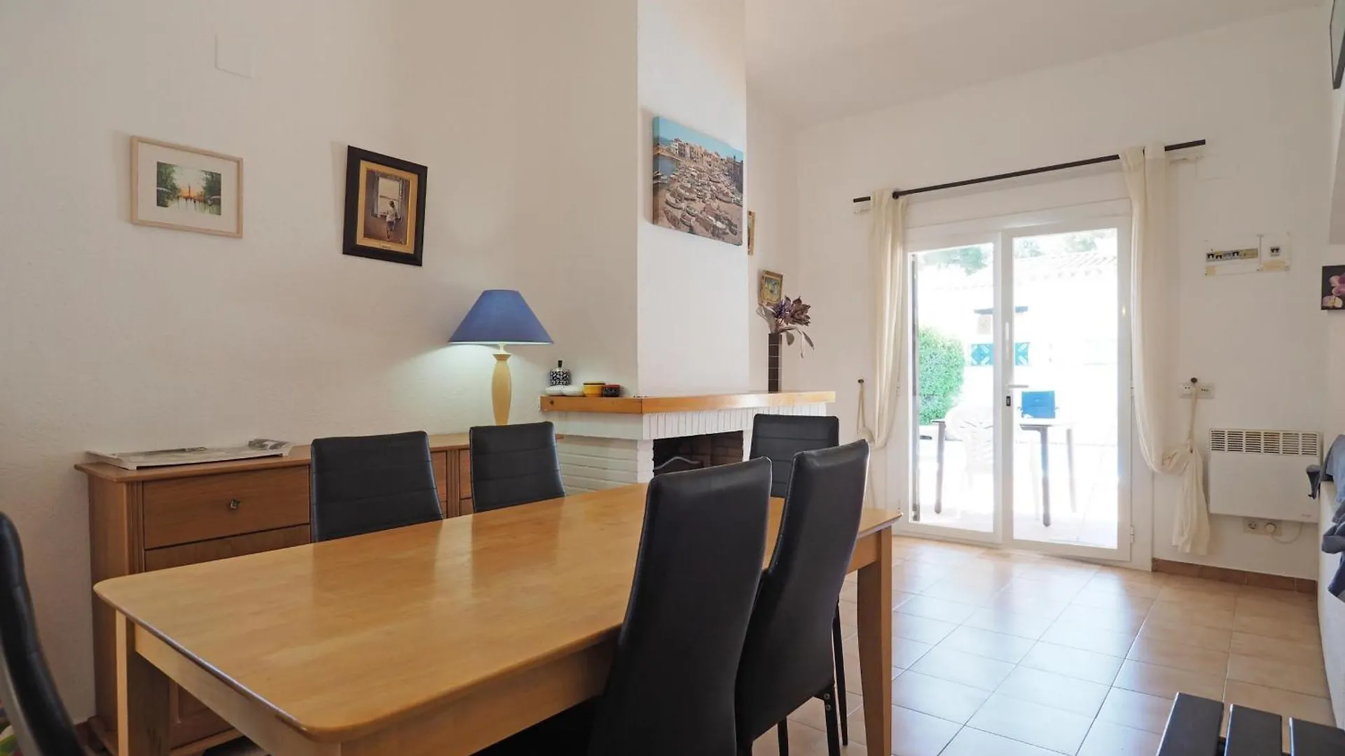 Hébergement de vacances Villa Casa Bonita Con Piscina Privada, Wifi Y Aire Acondicionado En Torroella De Montgri - Es-325-32 Espagne